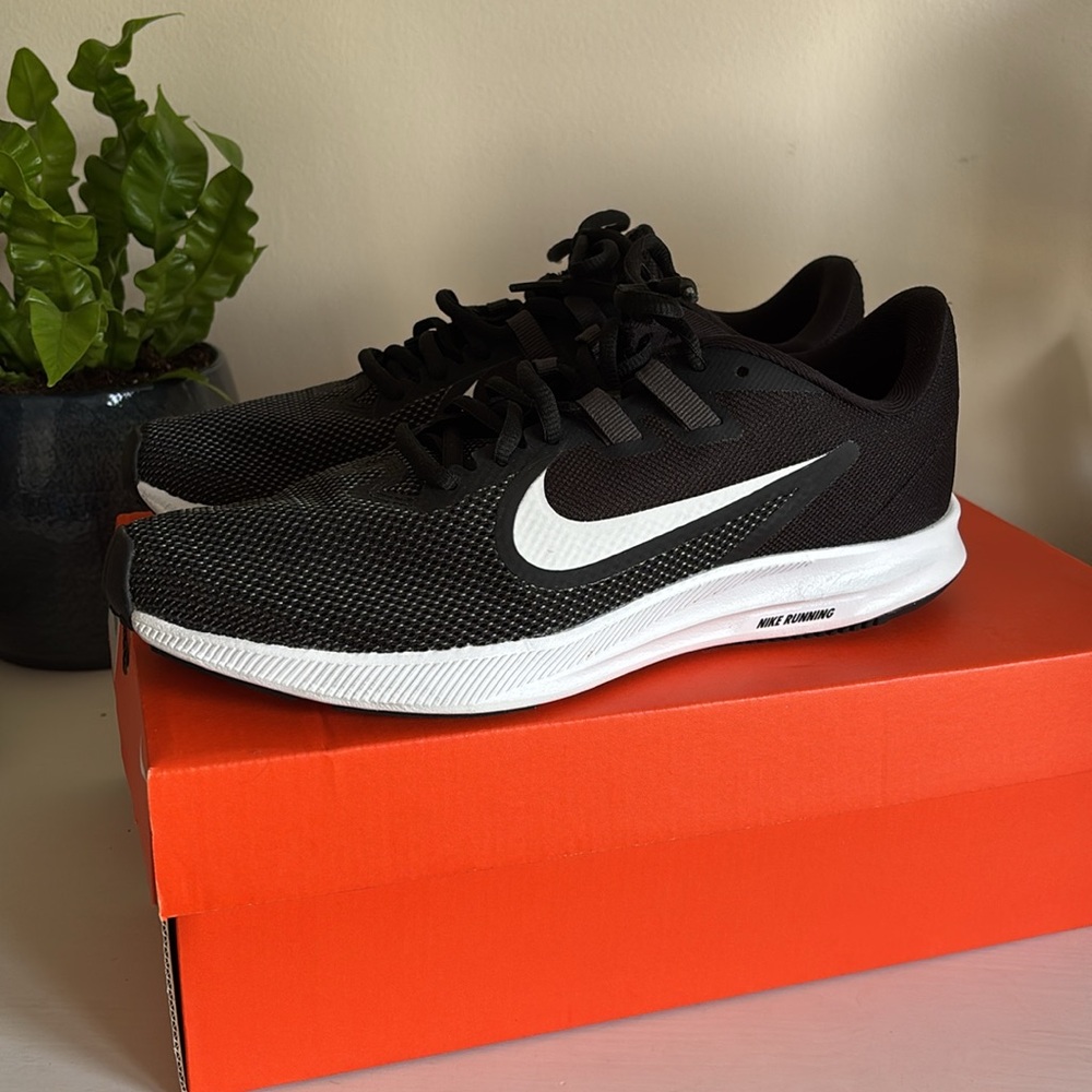 Nike Black and White Running Shoes
